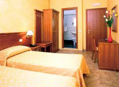 Kriss Hotel 3*